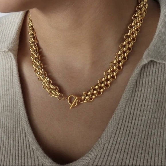 18K Gold coated on Titanium Steel
Interlocking Oval OT Closure Necklace jewelry - Picture 1 of 7